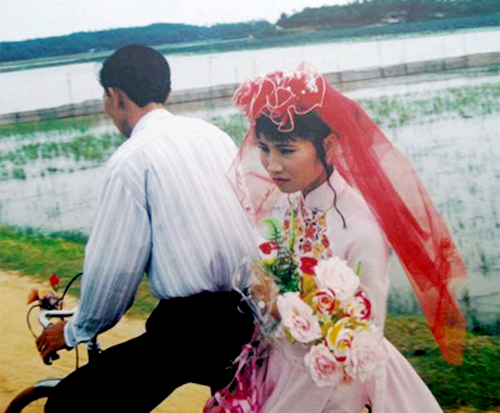 Adcentral  Đám cưới trong những năm 80