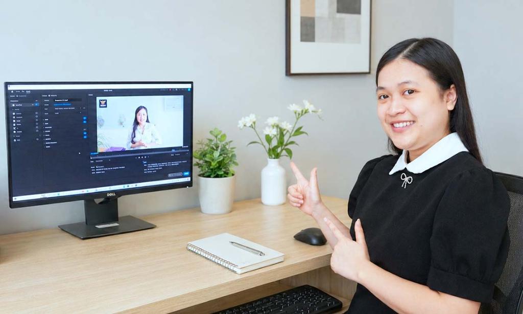 Nhân viên Adcentral dựng phim và hoàn thiện hậu kỳ video tại Thanh Hóa
